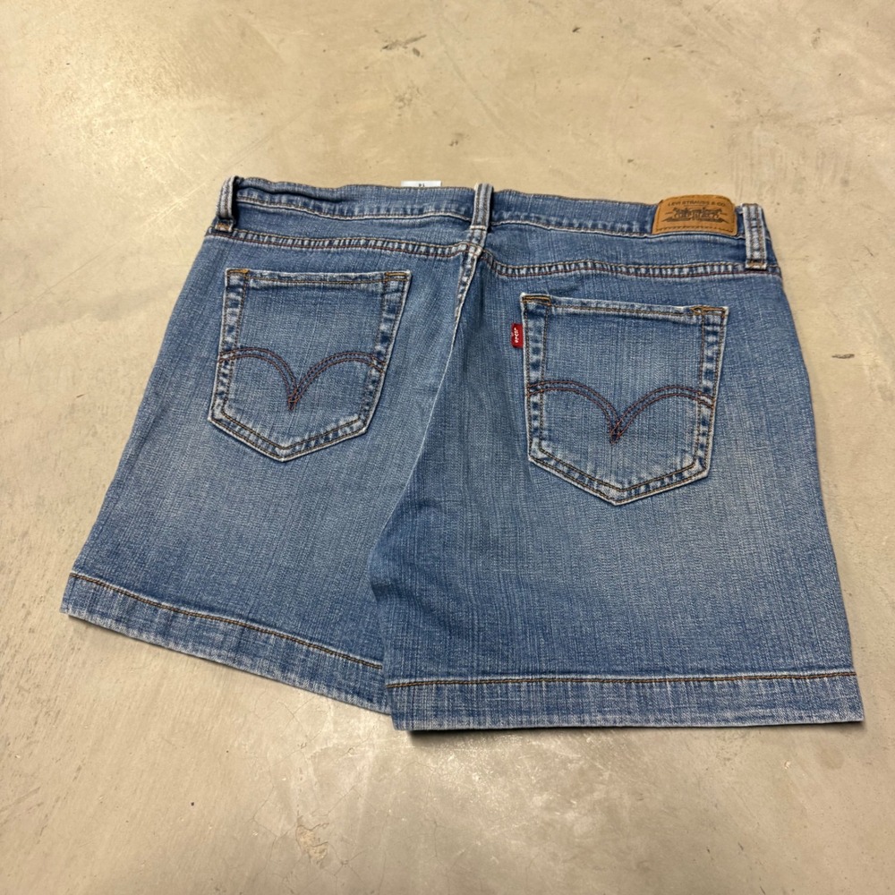 Levis 515 Denim Shorts Womens 14 Medium Wash Stretch Mid Rise Blue Jean Shorts